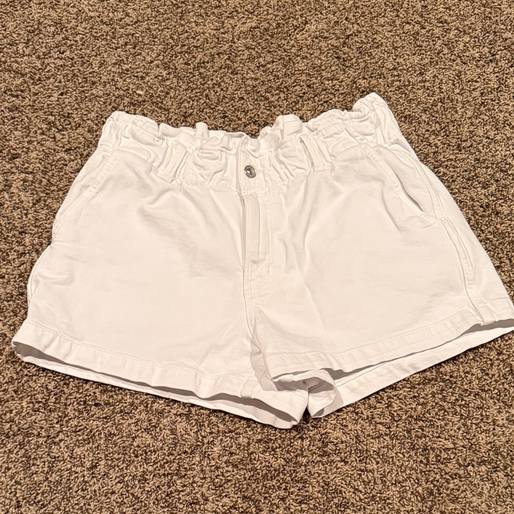American Eagle  White Mom Shorts denim sz. 10